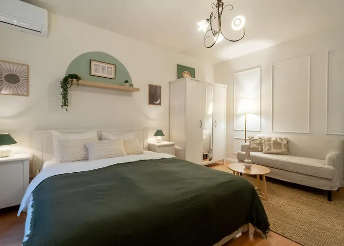 Apartment Fjaka - By Hoxilis *